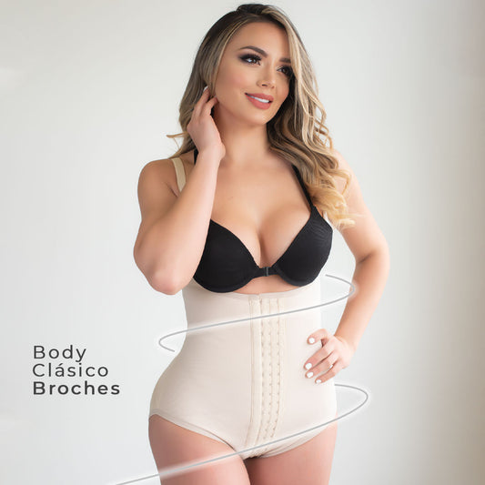 BODY CLÁSICO CON BROCHE BEIGE / Ref: 1232